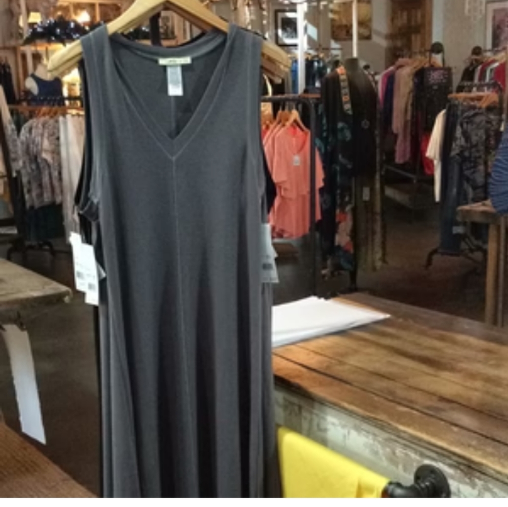 Dress - Picture 4 of 7